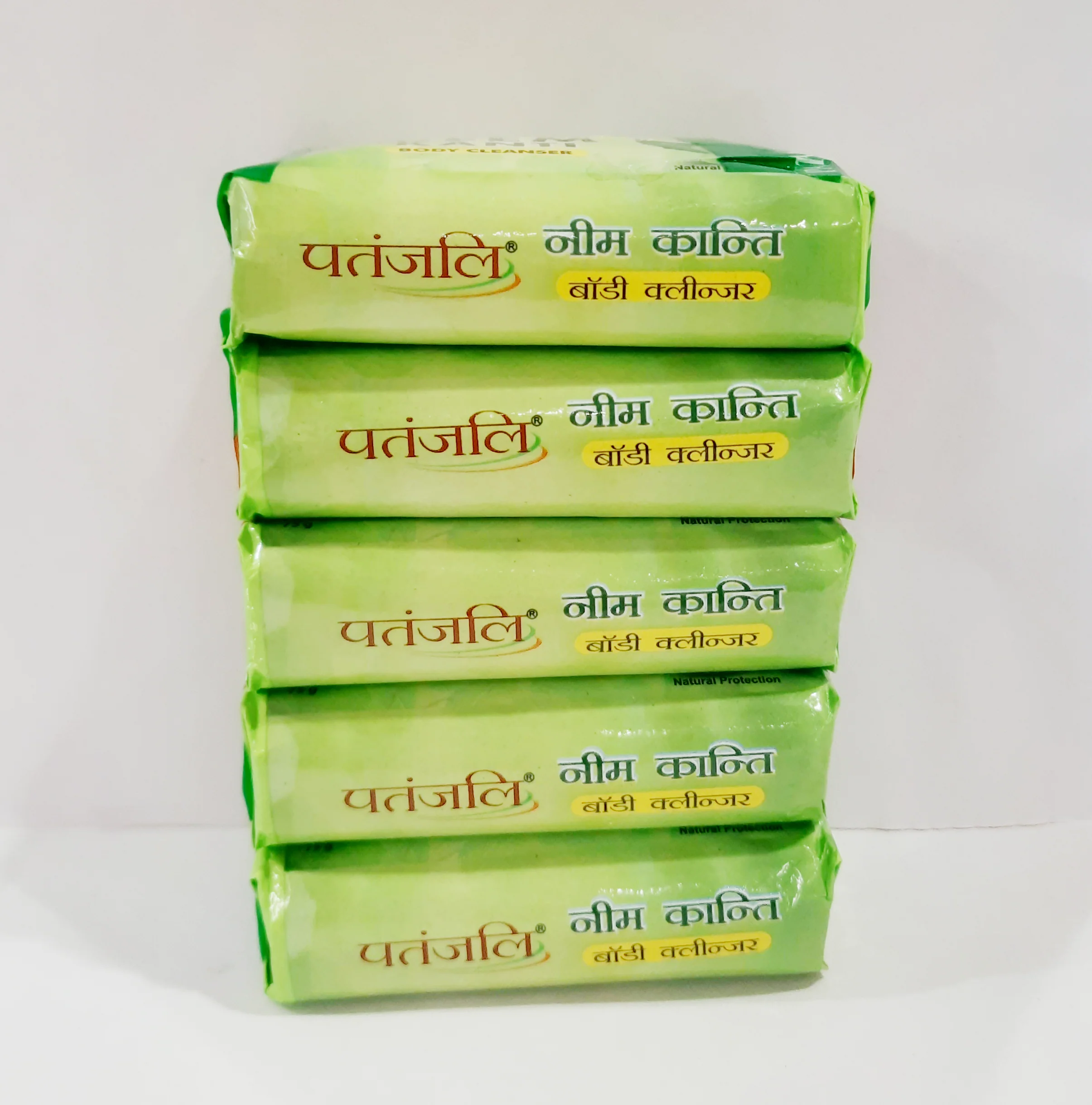 Patanjali Neem Kanti Body Cleanser, With Nourishing & Glorifying The Skin, 300gm - Image 4